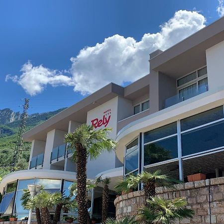Hotel Residence Rely เบรนโซเน ซูล การ์ดา ภายนอก รูปภาพ