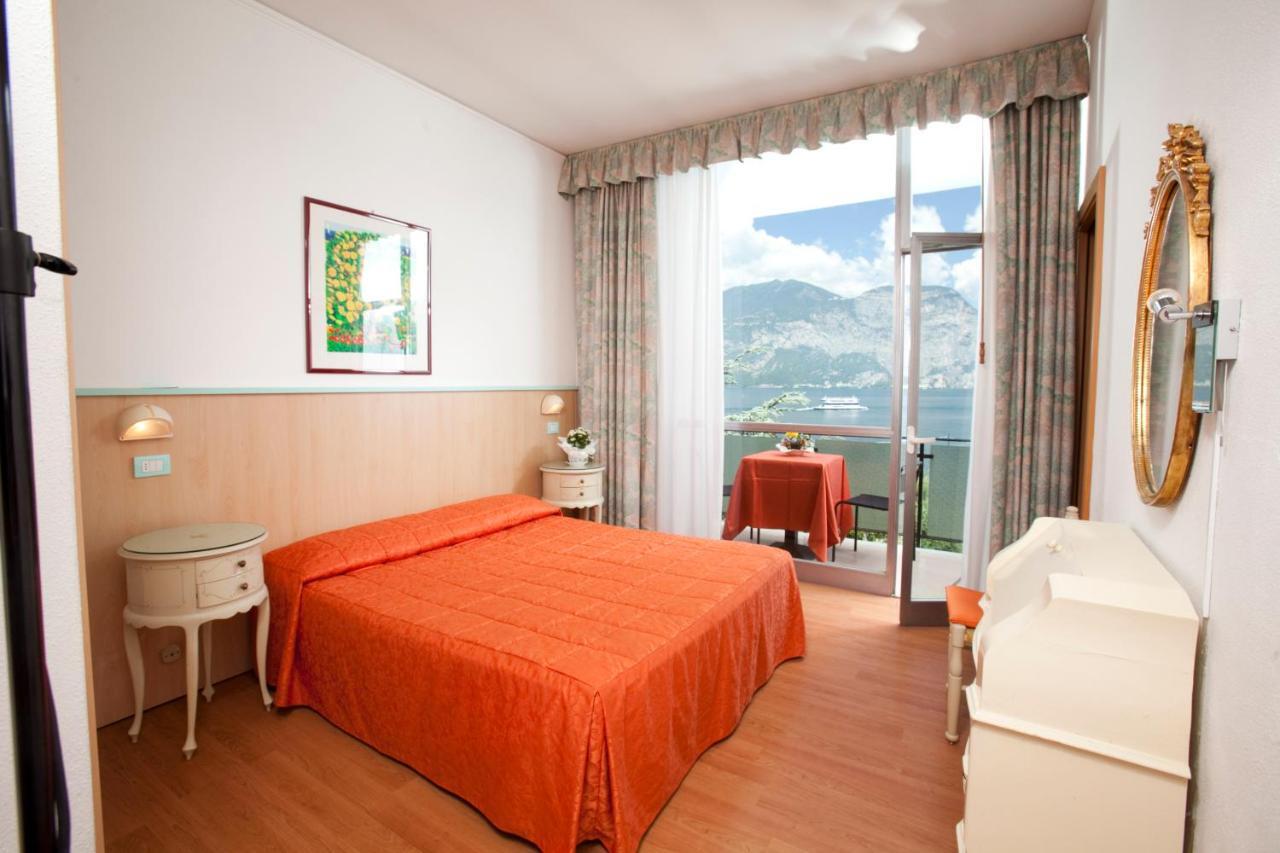 Hotel Residence Rely เบรนโซเน ซูล การ์ดา ห้อง รูปภาพ